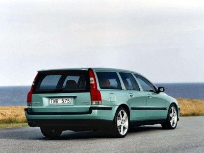 Volvo V70 R 2003 Mouse Pad 609656