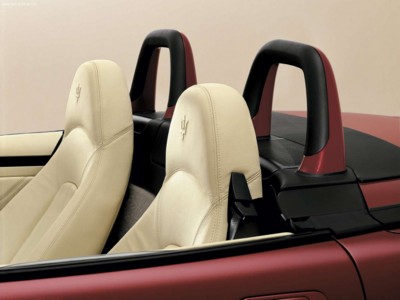 Maserati Spyder 2003 tote bag