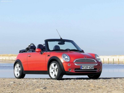 Mini Cooper Convertible 2005 Poster 619610