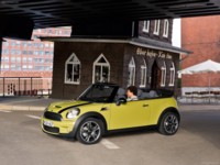 Mini Cooper S Cabrio 2009 Mouse Pad 619717