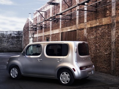 Nissan Cube 2010 Poster 623631
