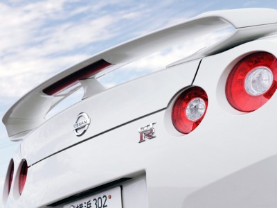 Nissan GT-R 2008 Poster 623824