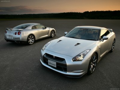 Nissan GT-R 2008 Poster 623836