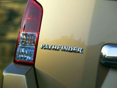 Nissan Pathfinder 2005 Poster 624457