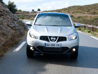 Nissan Qashqai 2010 Poster 625180