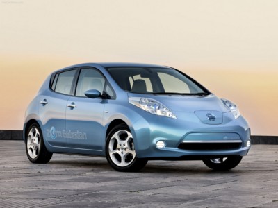 Nissan LEAF 2011 Poster 625517