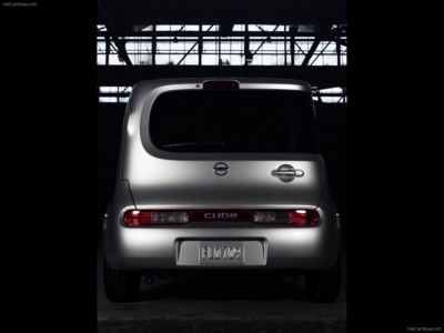 Nissan Cube 2010 Poster 625640