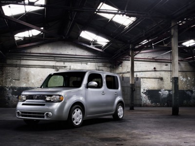 Nissan Cube 2010 Poster 625823