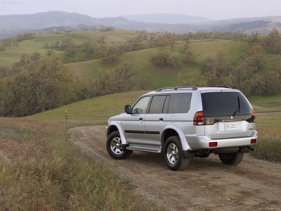 Mitsubishi Montero Sport 2004 tote bag