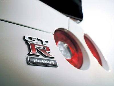 Nissan GT-R 2011 mouse pad