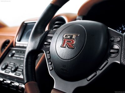 Nissan GT-R 2011 Mouse Pad 677124
