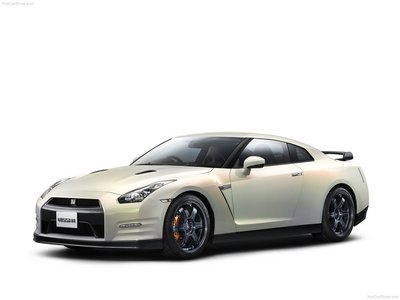 Nissan GT-R 2011 Poster 677175