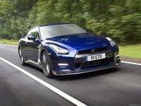 Nissan GT-R 2011 Poster 677182