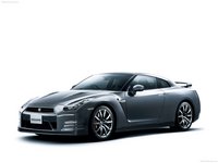 Nissan GT-R 2011 Poster 677197