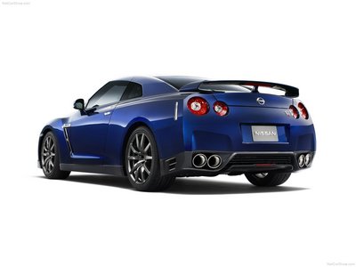 Nissan GT-R 2011 Mouse Pad 677238