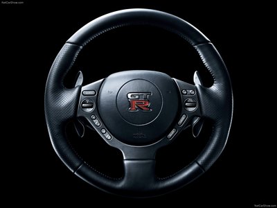 Nissan GT-R 2011 puzzle 677256