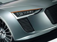 Audi e-tron Spyder Concept 2010 hoodie #677415
