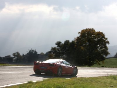 Ferrari 458 Italia 2011 Poster 677451