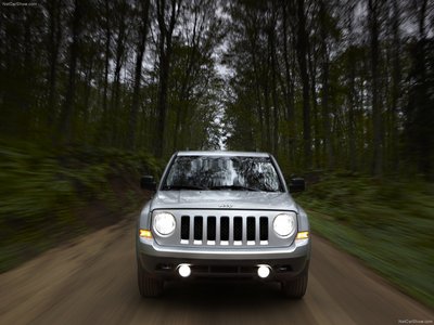 Jeep Patriot 2011 canvas poster