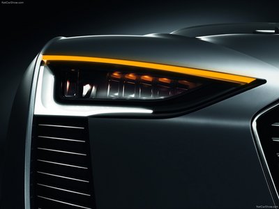 Audi e-tron Spyder Concept 2010 Poster 677755