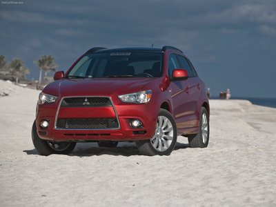 Mitsubishi Outlander Sport 2011 Poster 678339