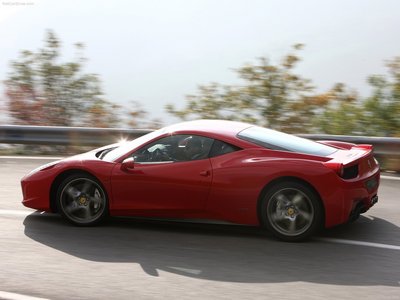Ferrari 458 Italia 2011 Poster 679045