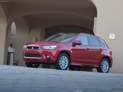 Mitsubishi Outlander Sport 2011 Poster 679256