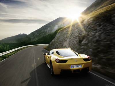 Ferrari 458 Italia 2011 Poster 679410