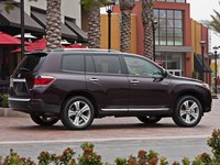 Toyota Highlander 2011 Poster 681582