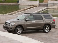 Toyota Sequoia 2011 Poster 681590