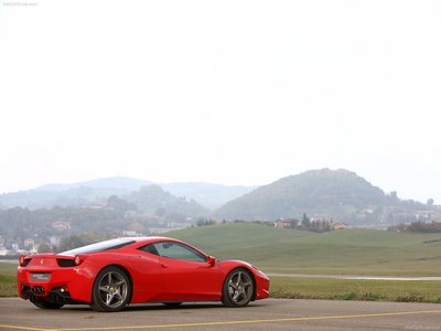 Ferrari 458 Italia 2011 Poster 682398