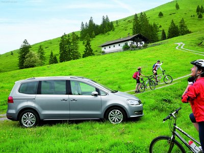 Volkswagen Sharan 2011 Poster 682590