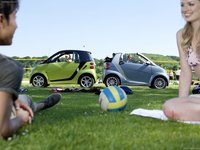 Smart fortwo 2011 Poster 684683