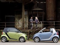 Smart fortwo 2011 Poster 684689