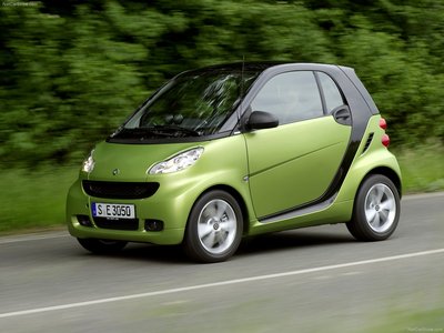 Smart fortwo 2011 Poster 684695