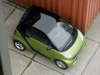Smart fortwo 2011 Poster 684731