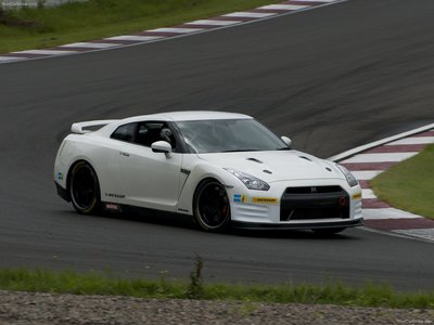 Nissan GT-R 2011 mug #NC231884