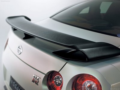 Nissan GT-R 2011 puzzle 685624