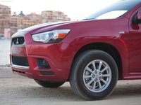 Mitsubishi Outlander Sport 2011 Poster 685782