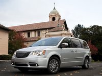 Chrysler Town and Country 2011 Mouse Pad 685998