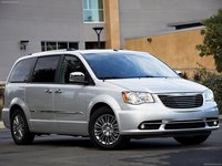 Chrysler Town and Country 2011 Mouse Pad 686007