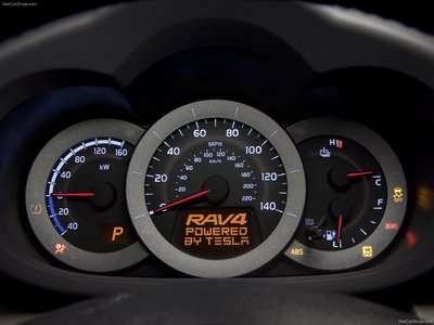 Toyota RAV4 EV Concept 2010 tote bag
