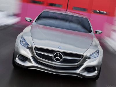 Mercedes-Benz F800 Style Concept 2010 Poster 686810