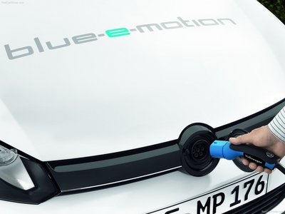Volkswagen Golf blue-e-motion Concept 2010 Mouse Pad 686912