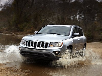 Jeep Compass 2011 Poster 690438