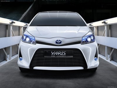 Toyota Yaris HSD Concept 2011 Poster 700284