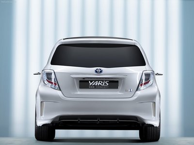 Toyota Yaris HSD Concept 2011 Poster 700296