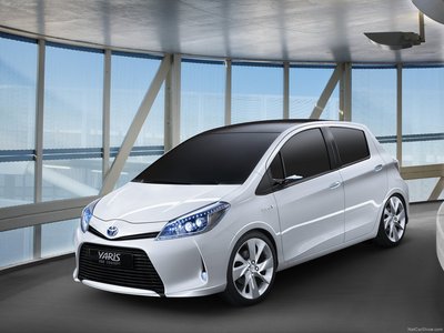 Toyota Yaris HSD Concept 2011 Poster 700297