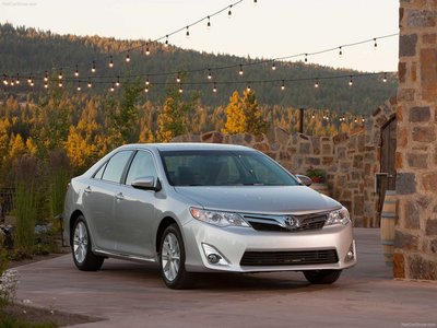 Toyota Camry 2012 Poster 711474