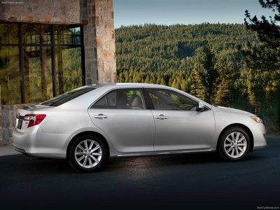 Toyota Camry 2012 Poster 711482